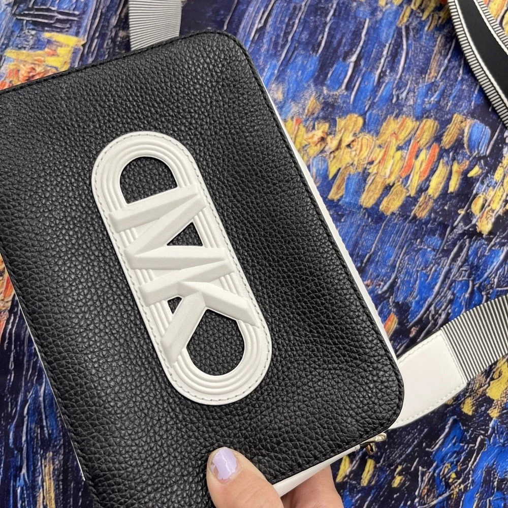 Michael Kors medium Camera cross body bag‎ H65